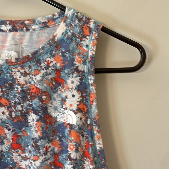 THE NORTH FACE Wander Slitback Womens Tank Top Reef Waters Wild Daisy Print Sz M - Picture 5 of 14